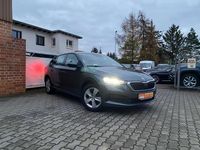 Gebraucht Skoda Scala Active 116 PS (85 kW) 2019 Quarzgrau metallic Kleinwagen