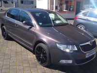 Gebraucht Skoda Superb Elegance 170 PS (125 kW) 2011 Grau Limousine