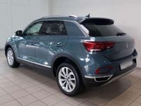 Second-hand VW T-Roc Style 150 CP (110 kW) 2023 Albastru SUV