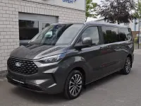 Gebraucht Ford Tourneo Titanium 170 PS (125 kW) 2025 Grau Van / Kleinbus