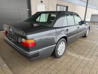 Gebraucht Mercedes E500 326 PS (239 kW) 1992 Schwarz Limousine