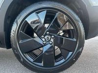 Neu Volvo XC40 Plus 163 PS (119 kW) 2025 Grau SUV