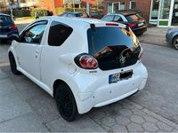Gebraucht Toyota Aygo Cool 68 PS (50 kW) 2011 Weiß Kleinwagen