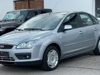 Używany Ford Focus Ghia 101 KM (74 kW) 2005 Srebrny Sedan/Limuzyna