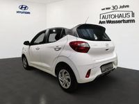 Gebraucht Hyundai i10 Select 63 PS (46 kW) 2024 Atlas white / sol Kleinwagen
