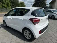 Gebraucht Hyundai i10 Trend 67 PS (49 kW) 2019 Weiß Kleinwagen