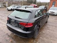 Gebraucht Audi A3 Attraction 105 PS (77 kW) 2014 Schwarz Limousine