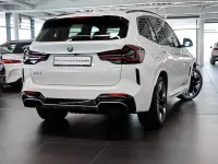 Gebraucht BMW iX3 Impressive 210 kW (286 PS) 2024 Minerallweiss SUV