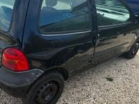 Second-hand Renault Twingo 58 CP (42 kW) 2006 Negru Hatchback