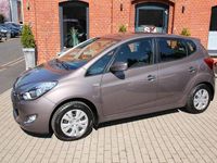 Gebraucht Hyundai ix20 125 PS (91 kW) 2013 Braun Kleinwagen