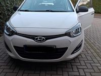 Gebraucht Hyundai i20 86 PS (63 kW) 2012 Weiß Kleinwagen