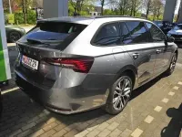 Gebraucht Skoda Octavia 150 PS (110 kW) 2026 Grau Kombi