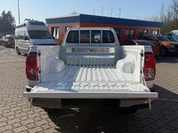 Gebraucht Toyota HiLux 150 PS (110 kW) 2023 Weiß Abholung