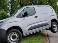 Neu Peugeot Partner 131 PS (96 kW) 2025 Grau Van / Kleinbus