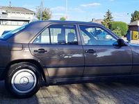 Gebraucht Mercedes E230 132 PS (97 kW) 1988 Braun Limousine