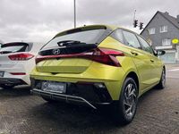 Gebraucht Hyundai i20 101 PS (74 kW) 2024 Gelb Kleinwagen