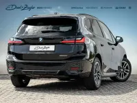 Gebraucht BMW 220 Active Tourer M Sport 170 PS (125 kW) 2025 Saphirschwarzmetallic Van / Kleinbus