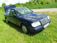 Gebraucht Mercedes E300 147 PS (108 kW) 1995 Blau Limousine