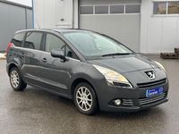 Gebraucht Peugeot 5008 Active 156 PS (114 kW) 2012 Grau Van / Kleinbus