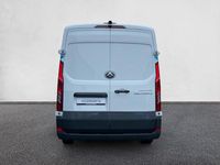 Second-hand Maxus V90 147 CP (108 kW) 2023 Alb Van