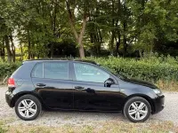 Gebraucht VW Golf VI Match 105 PS (77 kW) 2012 Schwarz Kleinwagen