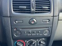 Gebraucht Renault Clio II 2002 Blau Kleinwagen