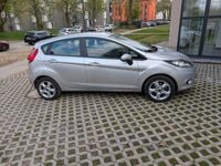 Gebraucht Ford Fiesta 82 PS (60 kW) 2010 Silber Kleinwagen