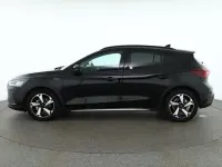 Używany Ford Focus Active 125 KM (91 kW) 2023 Czarny Sedan/Limuzyna