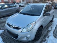 Gebraucht Hyundai i20 75 PS (55 kW) 2010 Silber Kleinwagen