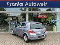 Gebraucht Opel Astra Enjoy 105 PS (77 kW) 2004 Silber metallic Limousine