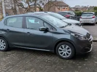 Gebraucht Peugeot 208 Active 83 PS (61 kW) 2017 Grau Kleinwagen
