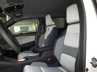 Gebraucht Renault 5 E-Tech Komfort 110 kW (150 PS) 2025 Perlmuttweiß Limousine