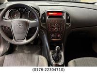 Gebraucht Opel Astra Selection 101 PS (74 kW) 2011 Rot Limousine