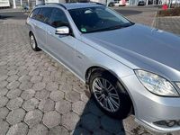 Gebraucht Mercedes E200 136 PS (100 kW) 2010 Iridiumsilber  metalliclack Kombi