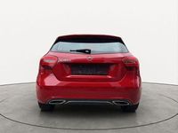 Gebraucht Mercedes A180 109 PS (80 kW) 2017 Jupiterrot Limousine
