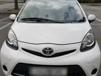 Gebraucht Toyota Aygo 68 PS (50 kW) 2012 Weiß Kleinwagen