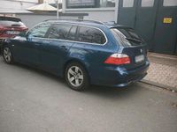 Gebraucht BMW 525 170 PS (125 kW) 2007 Blau Kombi