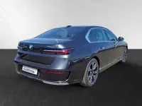 Gebraucht BMW 750e Executive 489 PS (359 kW) 2024 Sophistograu brillanteffekt Limousine