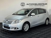 Gebraucht Toyota Verso 126 PS (92 kW) 2012 Silber Van / Kleinbus