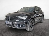 Neu Volvo XC40 Plus 163 PS (119 kW) 2026 Schwarz (onyx black / metallic) SUV