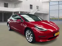 Second-hand Tesla Model 3 Long Range AWD 258 kW (351 CP) 2019 Roșu Berlinǎ