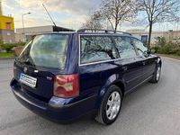 Gebraucht VW Passat 131 PS (96 kW) 2001 Blau Kombi