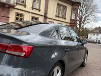 Gebraucht Audi A3 Sport 184 PS (135 kW) 2018 Grau Limousine