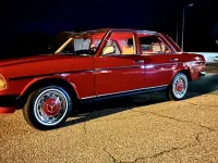 Gebraucht Mercedes 200 94 PS (69 kW) 1978 Rot Limousine