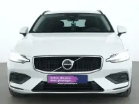 Gebraucht Volvo V60 Core 197 PS (144 kW) 2022 Crystal white Kombi