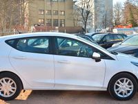 Gebraucht Ford Fiesta Trend 86 PS (63 kW) 2018 Weiß Kleinwagen