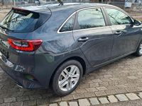Gebraucht Kia Ceed Vision 140 PS (102 kW) 2021 Grau Kleinwagen