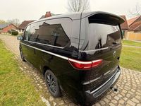 Second-hand VW Multivan Style 150 CP (110 kW) 2025 Negru Monovolum