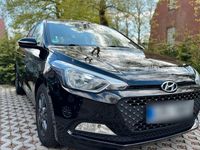 Gebraucht Hyundai i20 Active 84 PS (61 kW) 2017 Schwarz Kleinwagen