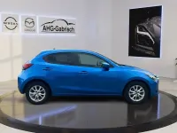 Używany Mazda 2 Exclusive-Line 90 KM (66 kW) 2015 Niebieski Sedan/Limuzyna